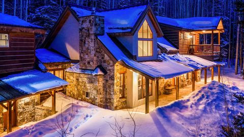 Which Luxury Market Is Better for Buyers — featured image